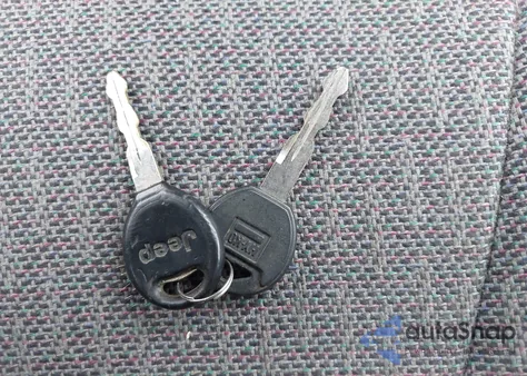 2000 Jeep Cherokee Sport z USA, uszkodzony, nr VIN 1J4FT48SXYL252258